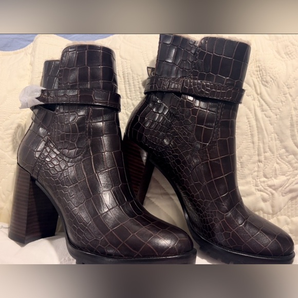 🤎NEW WITH BOX & dust bag Paige chocolate leather, croc-stamped boot 🐿️ - Picture 5 of 17